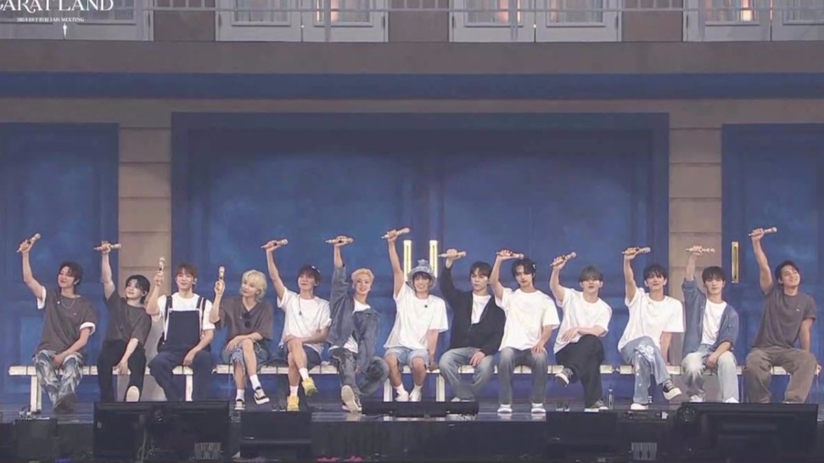 hoshitummy's tweet photo. i love you forever, my 9teen @pledis_17 🩷🩵 https://t.co/MziairEp57