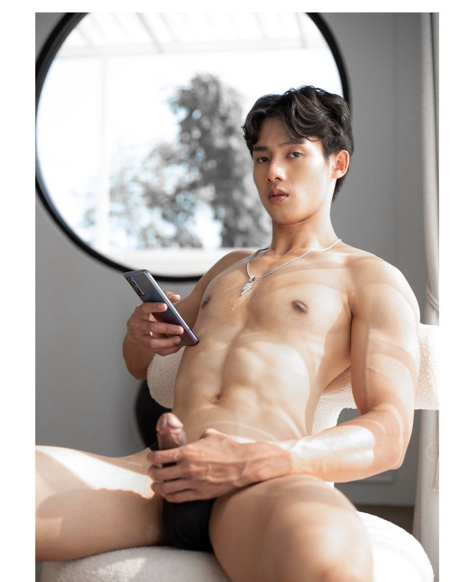 MukkannaTu43399's tweet photo. 走进我的的世界，感受不同的魅力！魅力型男，独具匠心，展现男性风采。#平面模特#型男#新号关注！ https://t.co/5pAEpYq9yh