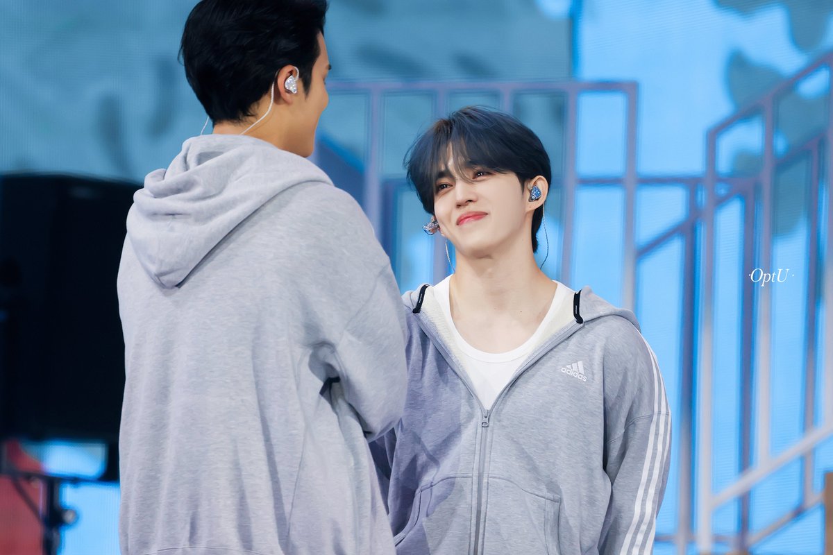 OptUScoups's tweet photo. 240723

이런 행복해 보이는 승철을 찍는거 되게 좋아요 🥰 승철아 앞으로도 행복만 먹자

#에스쿱스 #SCOUPS
#승철 #최승철 
#세븐틴  #SEVENTEEN  
@pledis_17 https://t.co/OGvmRwXuYT