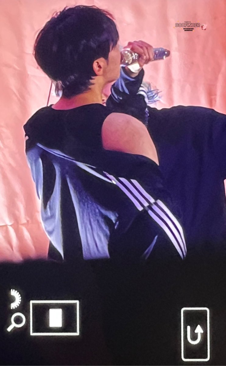 사실오늘자제일충격
남친옷입은귤...
덩치차이를이렇게실감하게해준다고