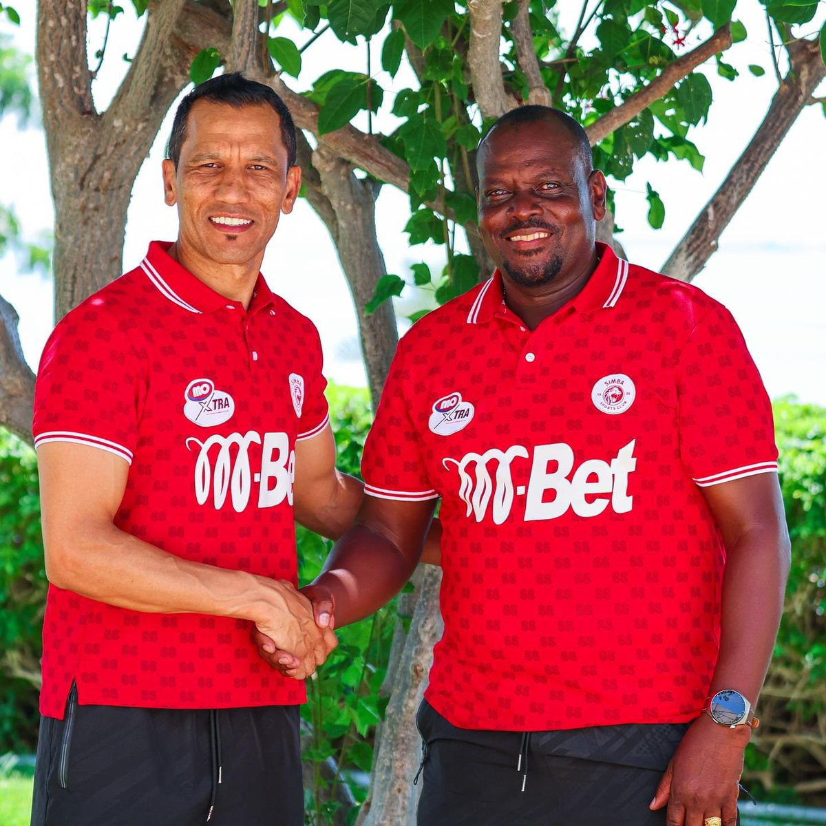 MickyJnr__'s tweet photo. Simba SC welcomes back Patrick Rweyemamu as the first team manager. 🔴🦁

#NguvuMoja 
#AfricanFootball https://t.co/DwL2bqUbhm