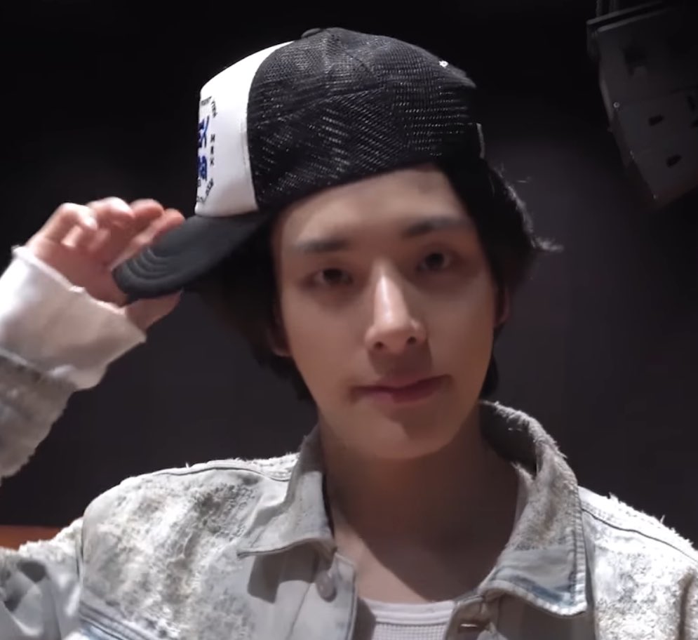 littlejaycat's tweet image. it’s literally him 🐶