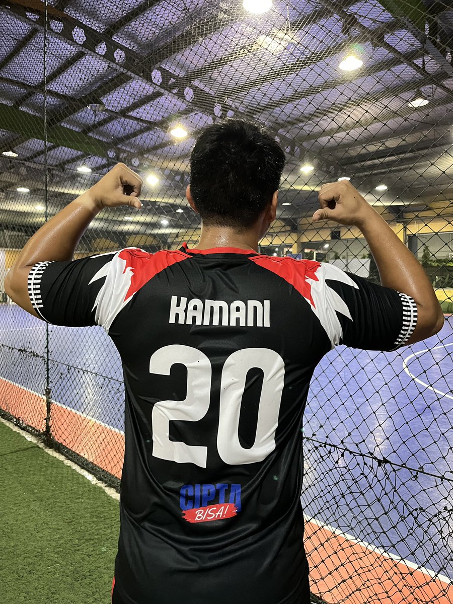 ekasaputramd's tweet photo. Kamani’s first jersey ❤️ https://t.co/UNYikHm3d3