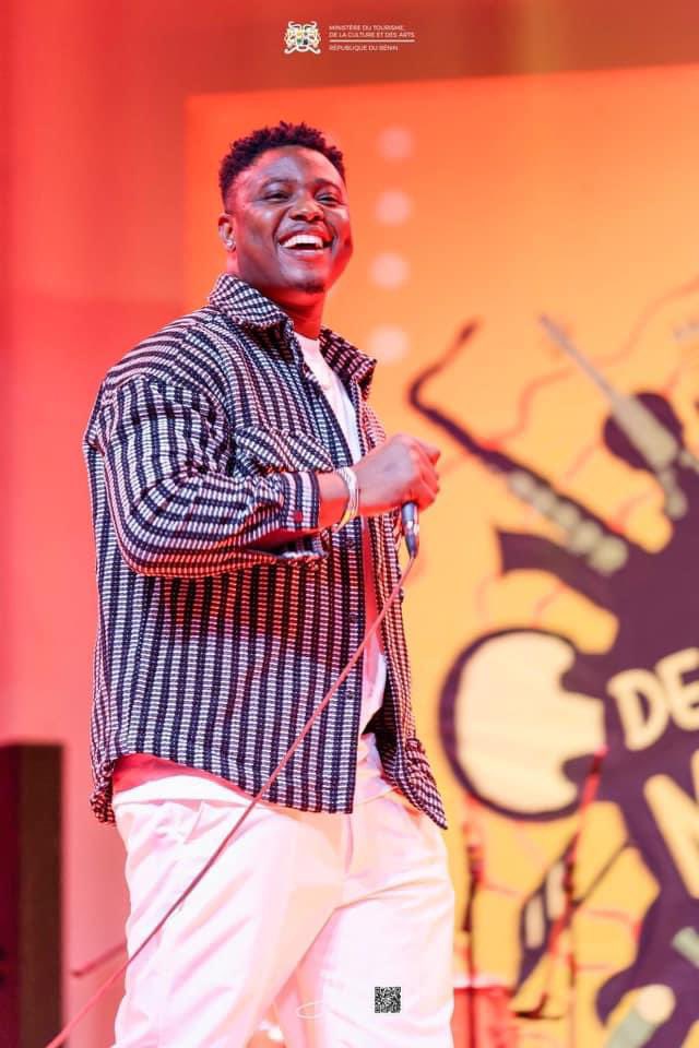 En lieu et place de la jalousie, de la calomnie et des jugements que tu portes sur les autres, REMERCIE PLUTÔT DIEU POUR CE QUE TU AS ET FAIS LUI CONFIANCE POUR CE DONT TU AS BESOIN... 
youtu.be/29bpGKaHwIY

É ma nyɔ nu mɛɖe ă, ni dozo xu ɔ
Le GvNg ♠️

#TGang