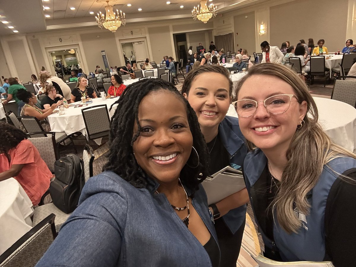 AnisaBusby's tweet photo. We are on fire! Excited to get the learning day started! @SolutionTree @jeeneemarie @SSchuhl https://t.co/7osmAo8VtH