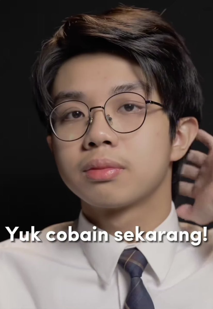 atqiishofwah's tweet photo. MAJUU LOE SEMUAA KEVIN BUKA KACAMATAAA😭❤️🔥🤗😖🫵🏻 #KevinGanteng #KevinBong #kevincoc #KevinBong #KevinInvisibleMatch https://t.co/04dj5ARdvH