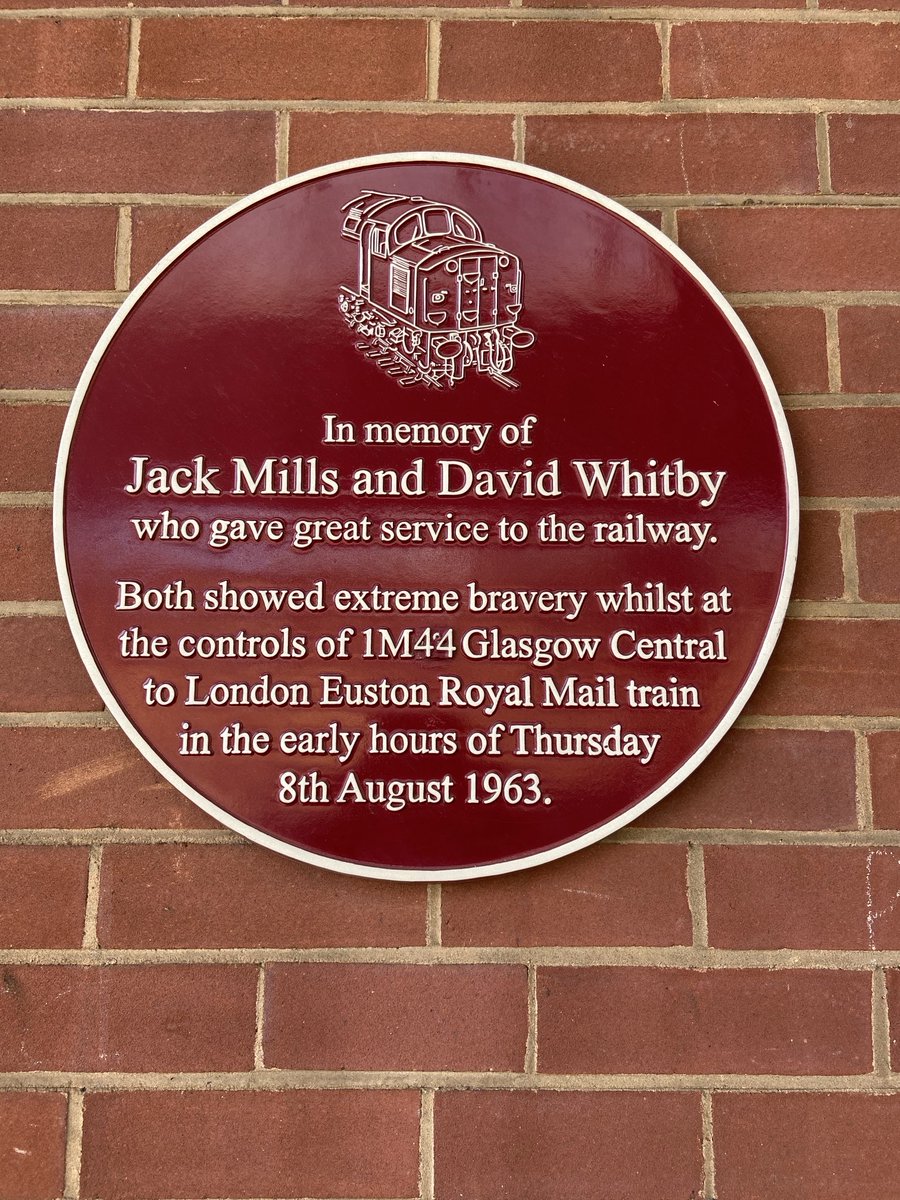 TraceyDagley's tweet image. Crewe station commemorative plaque #GreatTrainRobbery nearly 61 years ago