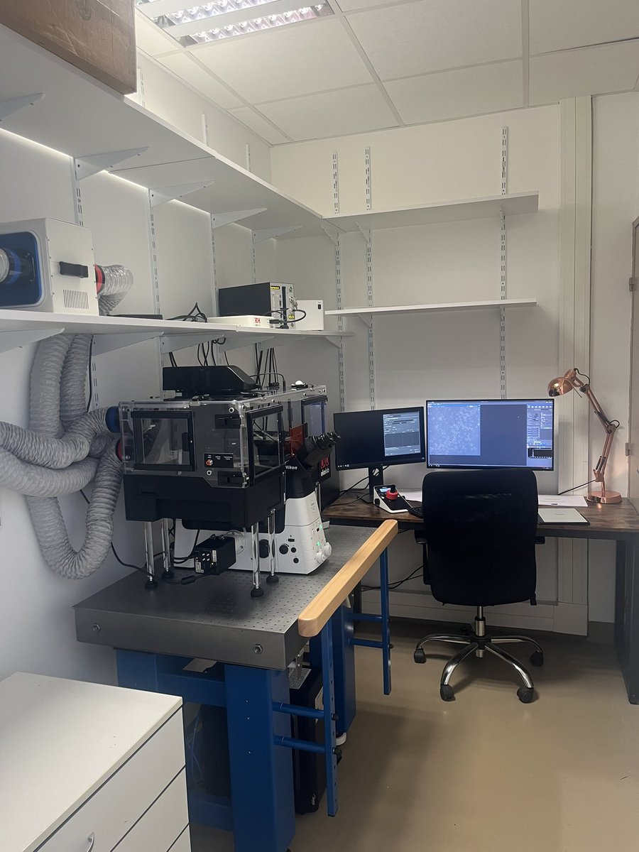 Benjamin Ezraty (@ezratyb) on Twitter photo New equipment for our team 🔬, this promises great things 🤩.
@lcb_officiel
<a href="/CNRS_dr12/">CNRS Provence et Corse</a>
<a href="/CNRSbiologie/">CNRS Biologie</a>
<a href="/NikonFR/">Nikon France</a> New equipment for our team 🔬, this promises great things 🤩.
@lcb_officiel
<a href="/CNRS_dr12/">CNRS Provence et Corse</a>
<a href="/CNRSbiologie/">CNRS Biologie</a>
<a href="/NikonFR/">Nikon France</a>