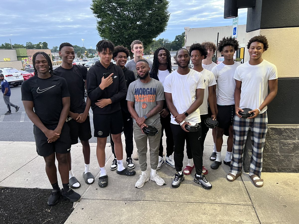 Bryton Barrett (@brytonbarrett_) on Twitter photo A season to remember 🟠🟠 #stillworking #grateful <a href="/TTOBasketball/">Team Takeover Basketball</a> <a href="/CoachAnt__/">Coach Anthony Ridley</a> A season to remember 🟠🟠 #stillworking #grateful <a href="/TTOBasketball/">Team Takeover Basketball</a> <a href="/CoachAnt__/">Coach Anthony Ridley</a>