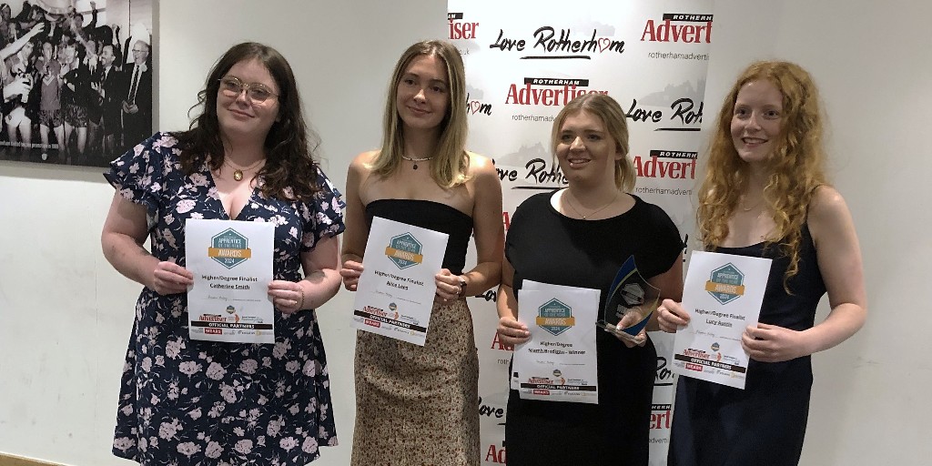 AMRCTraining's tweet photo. ๐Celebrating our Rotherham Apprentice of the Year Awards #Degreeapprentice finalists!
Catherine Smith, @Reliance_LTD, Alice Lees, @RollsRoyceUK & Lucy Austin, @heinekenUK_News
and a massive congratulations to Niamh Brodigan, @Portakabin_R for taking home the award! https://t.co/f55fuaoWPx