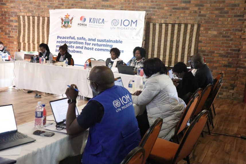 IOMZimbabwe's tweet image. In partnership w/ @KoicaTanzania, IOM is supporting gvt to develop SoPs on return, readmission &amp;amp; reintegration. The SoPs will provide sustainable reintegration support for vulnerable migrant returnees that is
✅coherent
✅timely &amp;amp;
✅dignified 
@MOFAkr_eng @Kor_Emb_Zim @OMpslsw