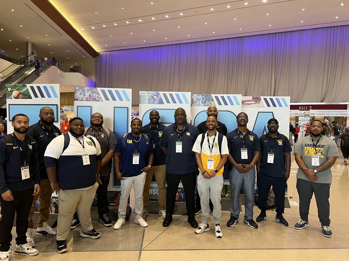 LM_CoogFootball's tweet image. La Marque Coaches at the 2024 THSCA Convention. Getting ready for a special year. #THSCA #flipthescript @THE_LMHS @TexasCityISD