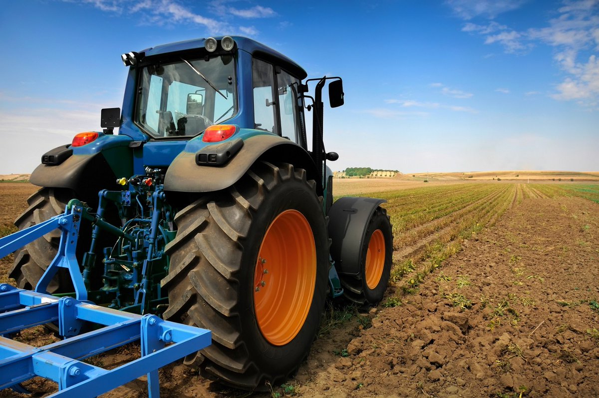 AgriculturAnd's tweet photo. ✅ Aprobado el Plan Estratégico de Subvenciones de @AgriculturAnd por 11.414 M€. 🚜

👨‍🌾 👩‍🌾 Pretende mejorar la competitividad y la innovación y promover la actividad económica y la calidad de vida en las zonas rurales.

▶️ https://t.co/KnbGVqcwMb https://t.co/eY3a54YFrF