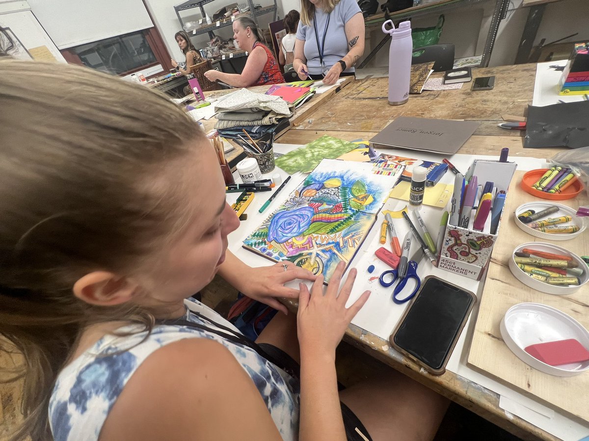 CGawNPHSArt's tweet photo. #TABInstitute Night Studio is buzzing with activity! Brace yourself! It’s only going to become more intense! @MassArt @twoducks #TABChat #arteducation #ProfessionalDevelopment #ProfessionalGrowth #creativity https://t.co/wL9mR4nOM8