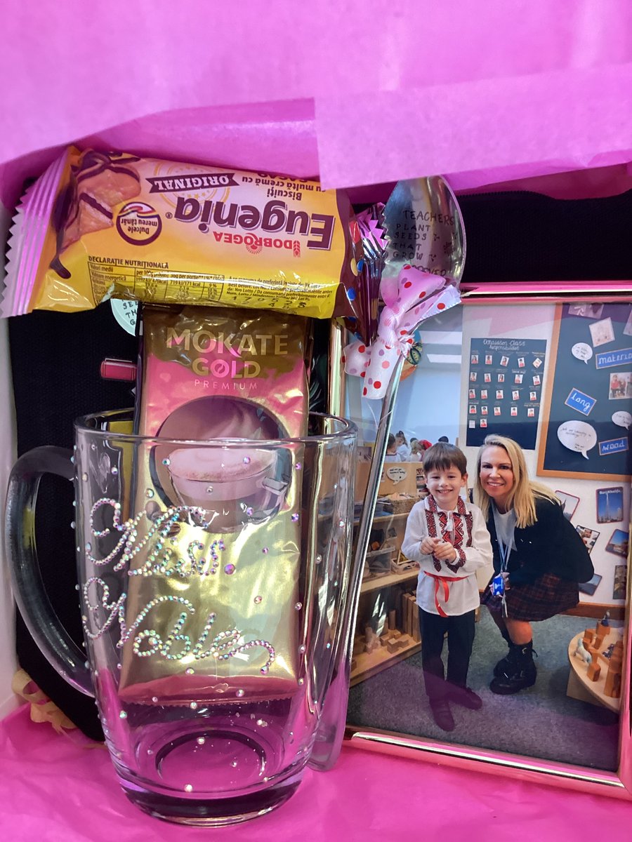 Thank you for my beautiful presents 🎁 have a lovely    Summer!  🤩🙌 <a href="/MissNoble_WHA/">Miss Noble</a> <a href="/WhittinghamWHA/">Whittingham Primary Academy</a>