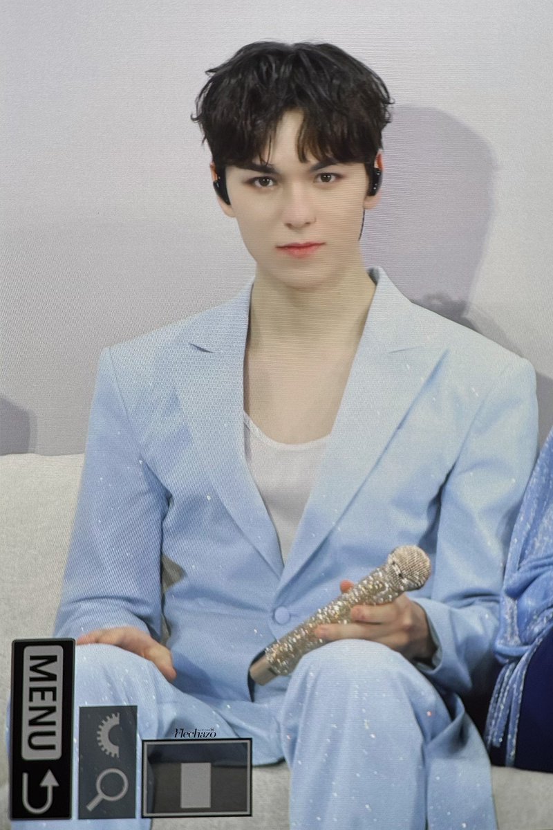 Flechazo_0218's tweet photo. 240723 캐럿랜드 

#버논 #최한솔 #VERNON #バーノン
#세븐틴 #SEVENTEEN https://t.co/NTgJaJKq8i