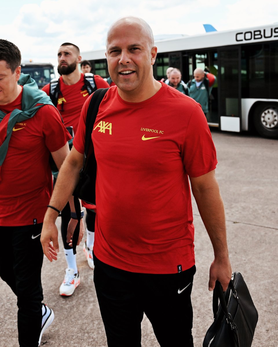 LFC's tweet photo. Arne 👋🔴 https://t.co/trHs8o7i5M
