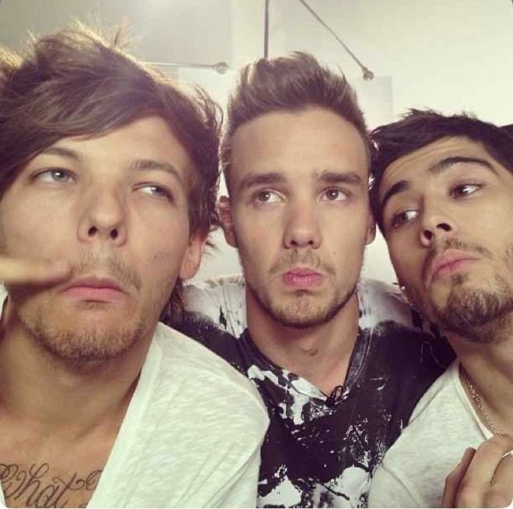 hazberriy's tweet image. am raised by these clown lads. eat chicken breast wrapped with parma ham and stuffed with some mozzarella and pet a pigeon. what a simple but effective life-style
#DDAY #14YearsOfOneDirection #14YearsOf1D #DirectionersDay