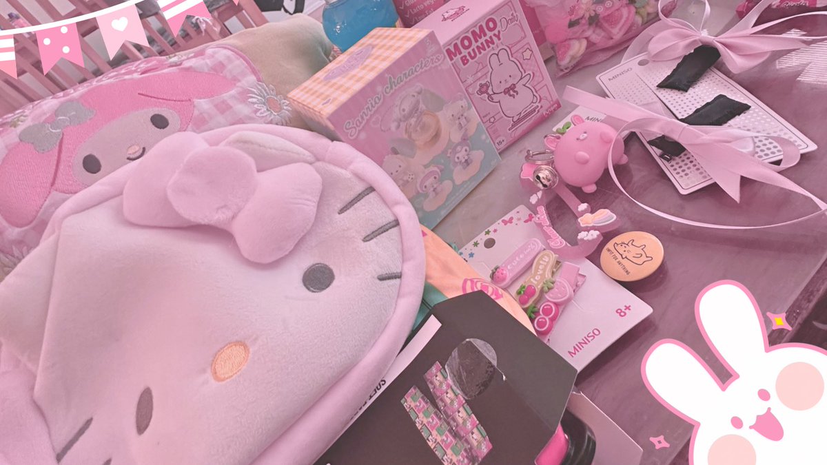 YouTooted's tweet photo. Haiiii farts <33 yesterday I went to this crazy mall and spent too much money :33
Beach is super fun! I am very sunburnt ;u; https://t.co/dYkFYly5EX