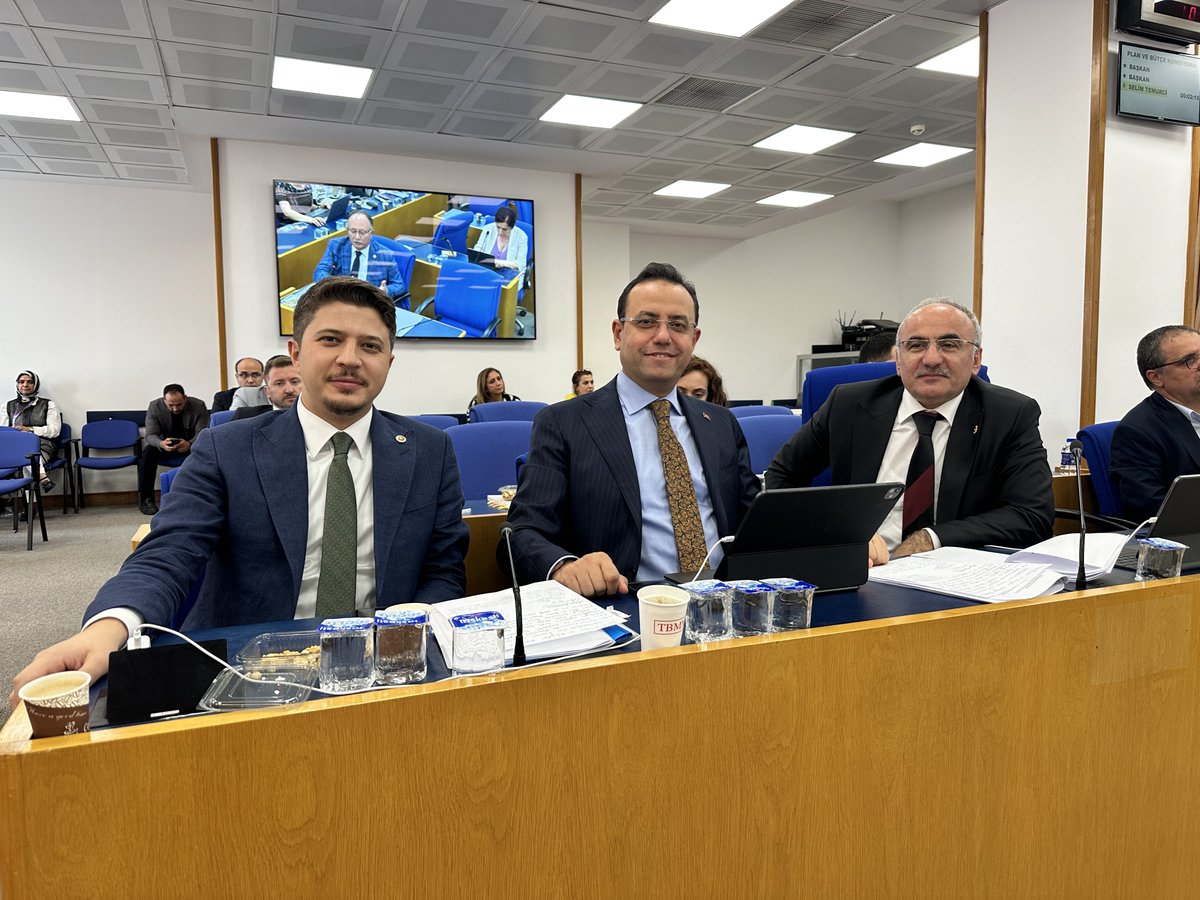 Evet, sokaklarda başıboş ve saldırgan köpekler olmaması için komisyonu yakından takip ediyoruz 🙋🏻‍♂️

#YasayaEvet