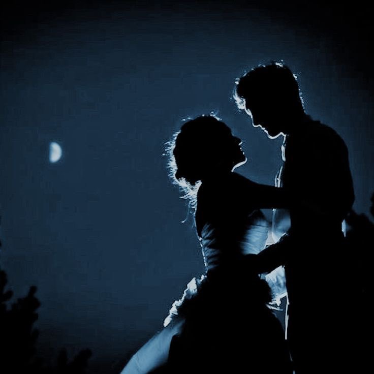 chaoticguitar's tweet photo. Sophie: "I have been adrift all my life."

He touched her chin.

Benedict: "Let me be your anchor."

Let’s goooo Benedict Bridgerton and Sophie Beckett 🩶🎭 https://t.co/zJ5J4XdCaI