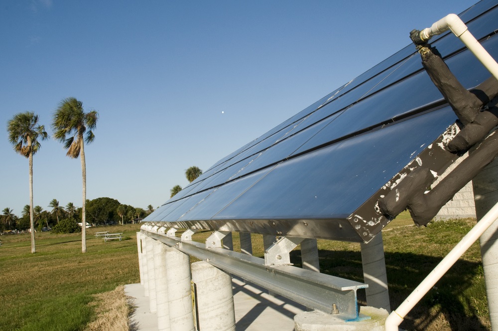 javier71370's tweet photo. Florida utilities are expanding solar farms to meet the state’s growing energy demands. This shift is driven environmental and economic benefits, reducing reliance on fossil fuels while creating jobs and stabilizing prices. 

#SolarEnergy #Florida 

https://t.co/QmigKZTuDn https://t.co/vcuNM6vQAA