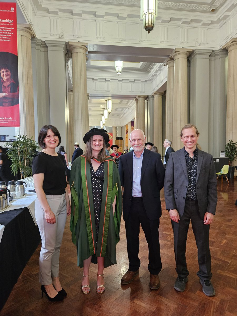 LouisaJBurton01's tweet photo. A celebratory finale to this 7-year chapter.. Huge thanks to amazing supervisors (so many we needed 2 photos!): Anne Forster, David Clarke, @DrJTJohnson & @DrTomCrocker & to @sarahftyson Also thanks to @TheStrokeAssoc for funding this research
#leedsgrad πππ @AUASResearch https://t.co/0HhXpqPS5q