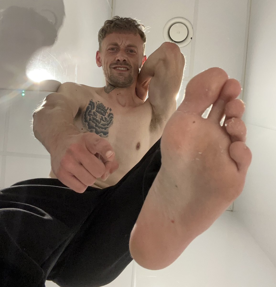 SeanMaster's tweet photo. send me the wages you’ve been saving for the end of month blow out 😈🥵🍻 https://t.co/FtSBKM8dkd