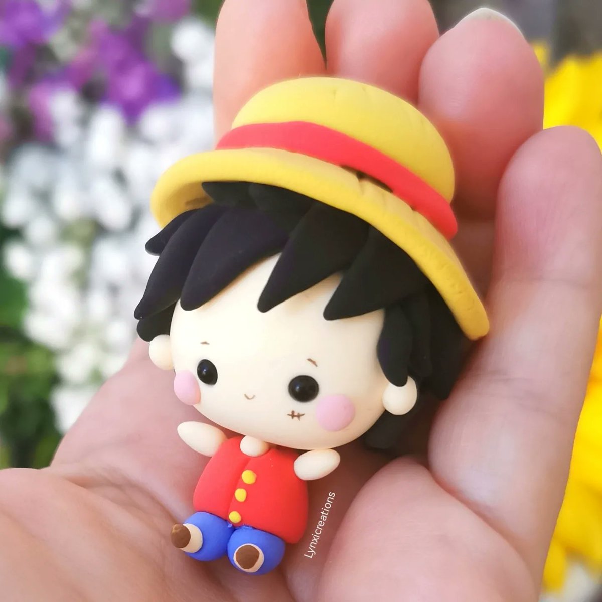 “¿Una isla de un sueño dentro de un sueño? ¡Nunca podría dejar pasar una gran aventura como esta!” - Monkey D Luffy
Feliz tarde soñadores 😊❤️

#onepiece #luffy #clay #handmade #kawaii