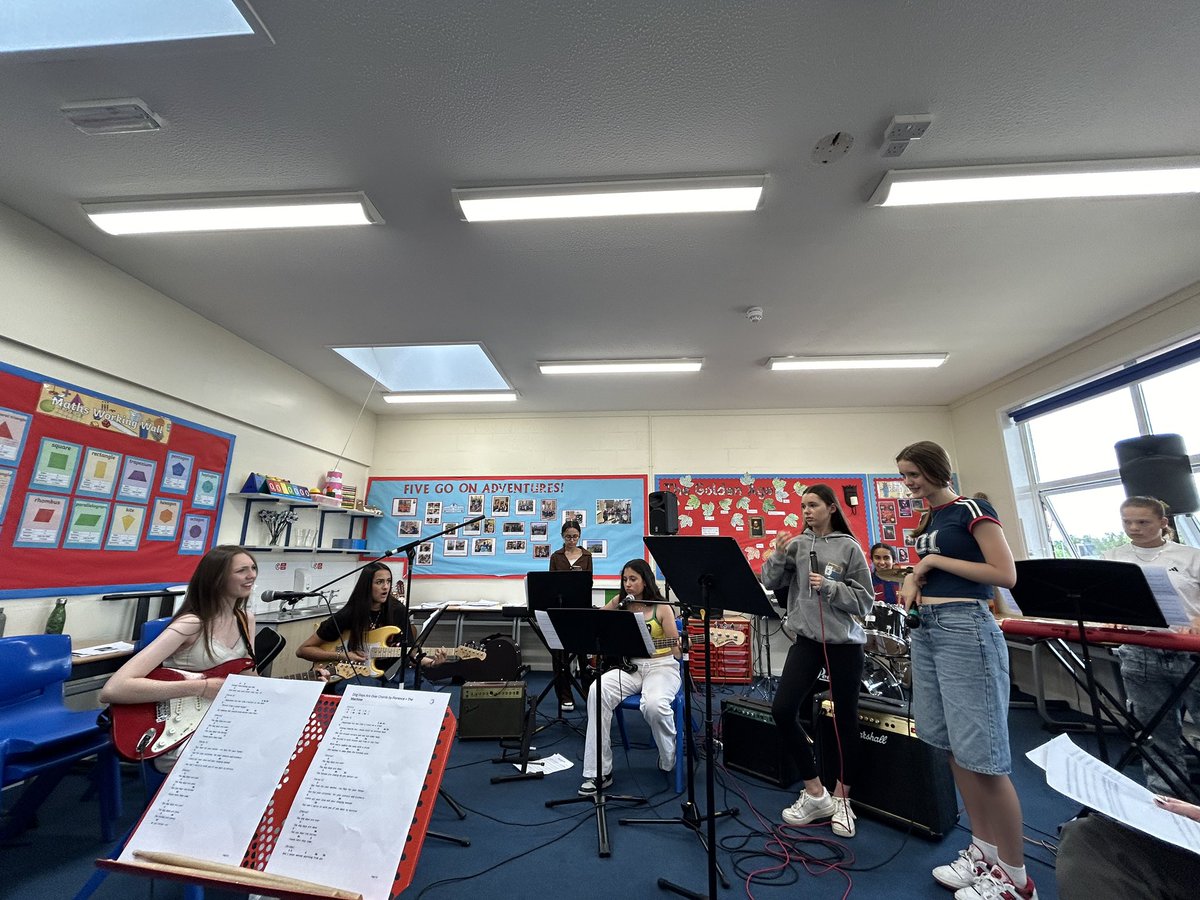 The Music Makers tweet media