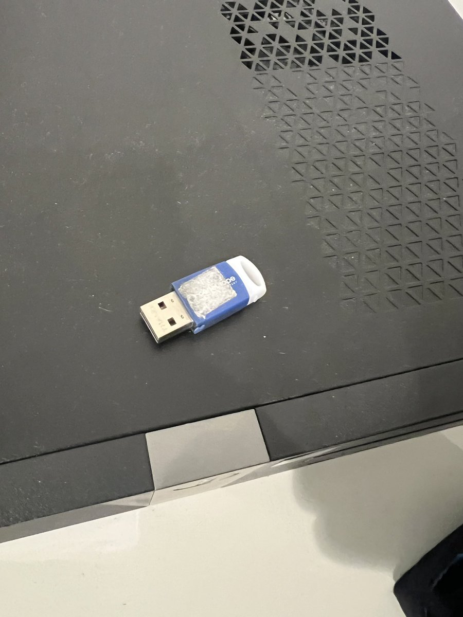 Si l’un ou l’une d’entre vous a perdu sa clé RPVA à l’instruction à Paris, elle vous attend salle de consultation du 14e étage (salle  I.14.16).