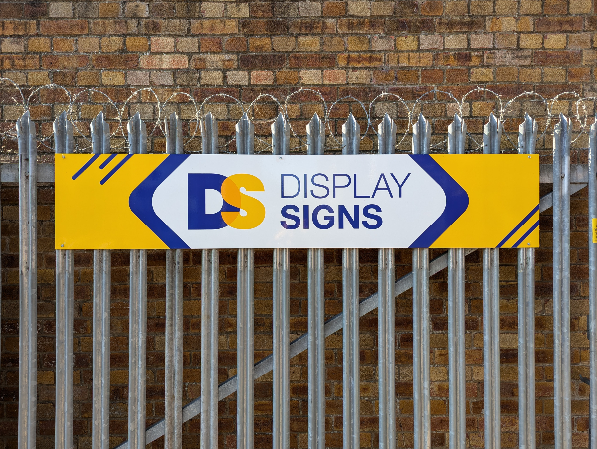 displaysigns's tweet photo. Have you noticed our fresh look? 🤩

Display Signs recently rebranded to reinvigorate our brand experience. We aim to get noticed with bold signage, stay current while true to our values, and maintain top-notch quality.

Ready to elevate your brand? Contact us today! https://t.co/6ehTIrO4FU