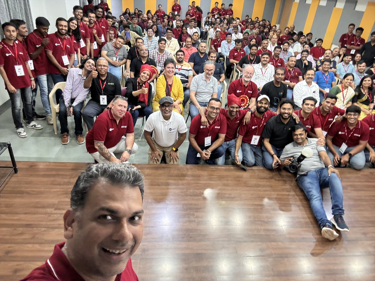 Mega selfie #OCYatra24 <a href="/oracleace/">Oracle ACE Program</a> <a href="/AIOUG/">All India Oracle Users Group (AIOUG)</a> <a href="/aioug_pune/">AIOUG Pune</a> #Pune <a href="/Oracle_India/">Oracle India</a> <a href="/Oracle/">Oracle</a>