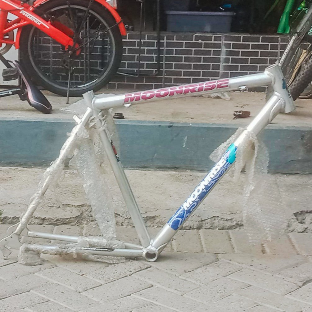 AFT_Cycling's tweet photo. WTS
Frame Moonrise USA
Size 54-55

Good Condition, selebihnya PM aja 😇👌🏻

#fnfjb https://t.co/h1uKxRXim0