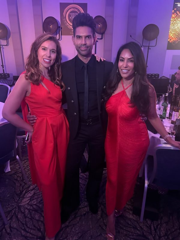 BeyondLawGroup's tweet photo. It was a pleasure for @BeyondCorpLaw to sponsor the City Restaurant of the Year Award at the 2024 @cheshirelife Food and Drinks Awards! 

A huge congratulations to all those nominated and to the winners of the category, The Arkle at @TheGrosvenor. 👏

#clfada2024 #foodandbev #law https://t.co/RRyqSQvPqc