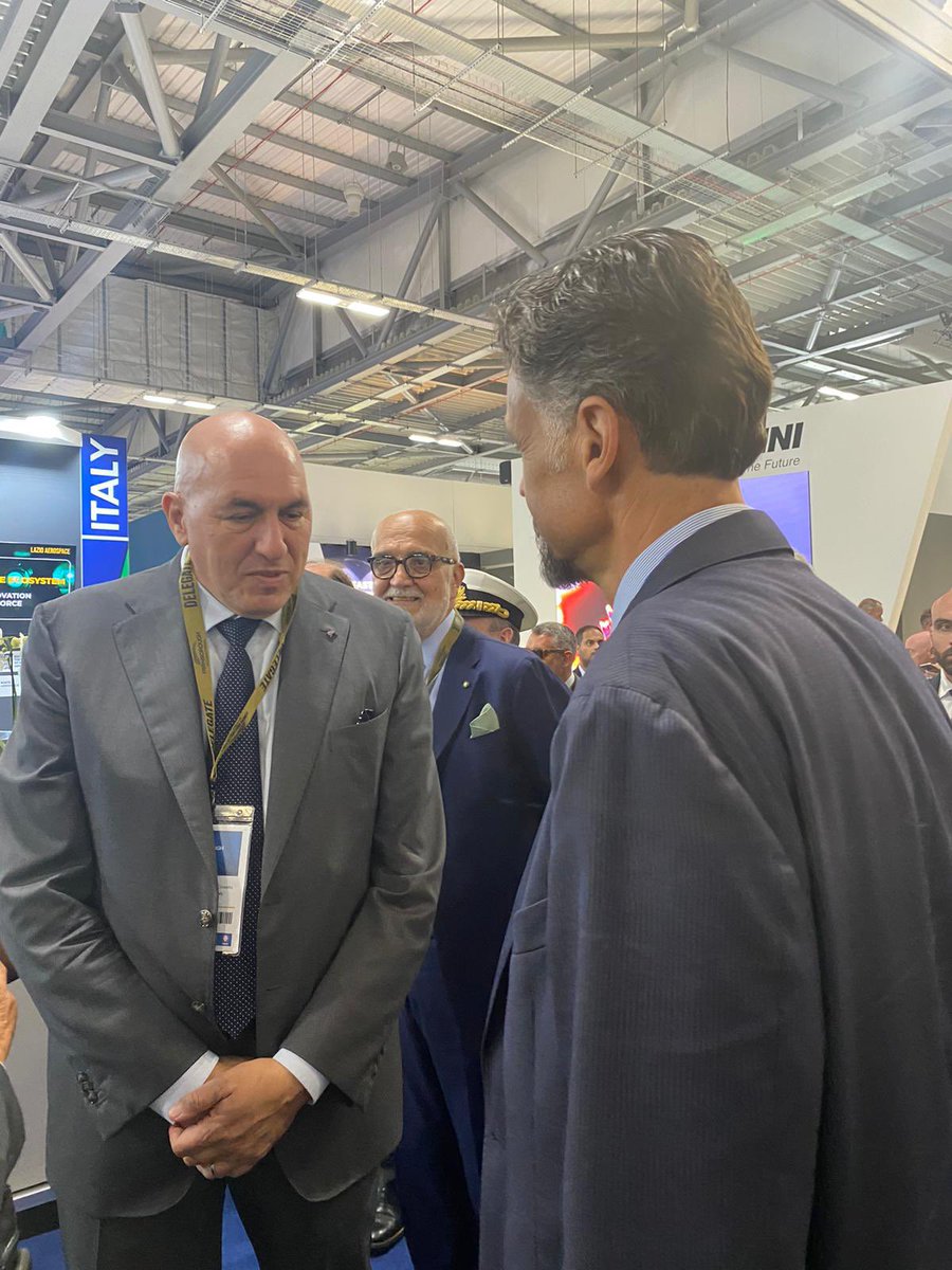 Aero_Lombardy's tweet photo. Guido Crosetto, Minister of Defense of the Italian Republic visiting our space during @FIAFarnborough #FIA24 #9CTL https://t.co/8fRahQZmOq