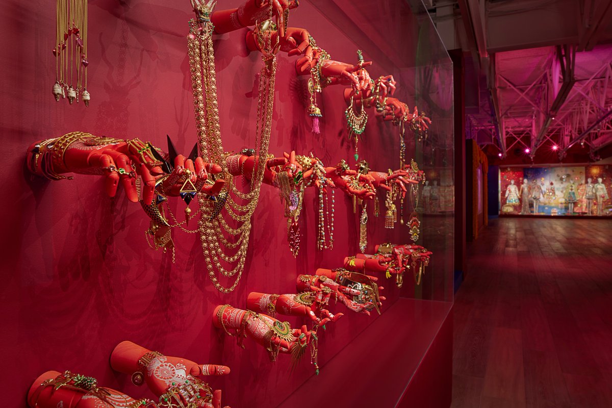 SCADFASH's tweet image. These mehndi-adorned hands beckon viewers to observe works from Manish Arora&apos;s extensive collaborations with Amrapali Jewels. 💍

Perfectly coupled, the jewelry brand&apos;s modern spin on traditional Indian jewelry  complements Manish Arora&apos;s style - only at #SCADFASH.