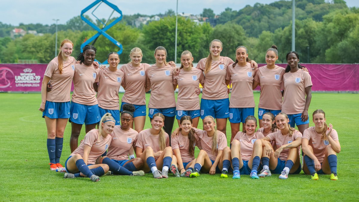 Lionesses's tweet photo. Final preparations for our #YoungLionesses ahead of Wednesday's #U19WEURO semi-final 🙌 https://t.co/t6goUqsHtv