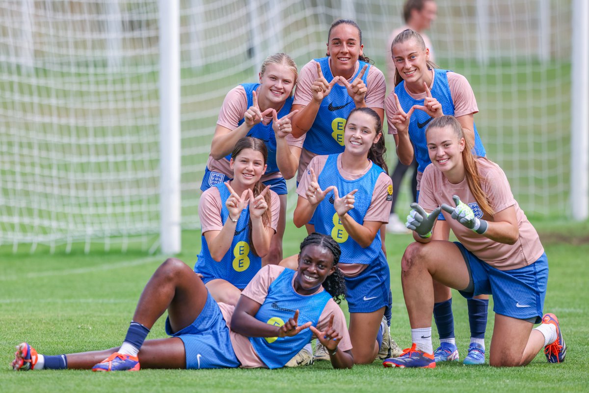 Lionesses's tweet photo. Final preparations for our #YoungLionesses ahead of Wednesday's #U19WEURO semi-final 🙌 https://t.co/t6goUqsHtv