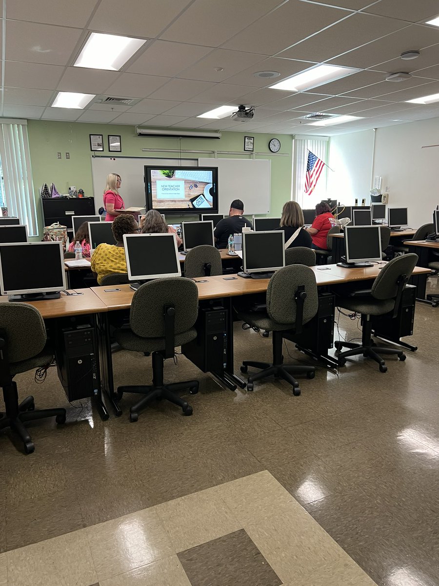 We are thrilled to welcome our new CTE teachers! Today our new teachers attended New Teacher Content Training to meet their district team &amp; kick off the 24-25 school year! <a href="/HillsboroughSch/">Hillsborough Schools</a> <a href="/VanAyresHCPS/">Van Ayres</a>