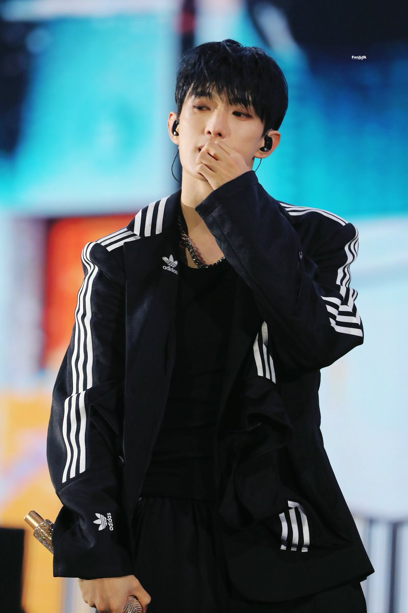 240723 𝔩𝔦𝔭 𝔯𝔦𝔫𝔤🖤

#도겸 #이석민 #DOKYEOM #ドギョム
#세븐틴 #SEVENTEEN