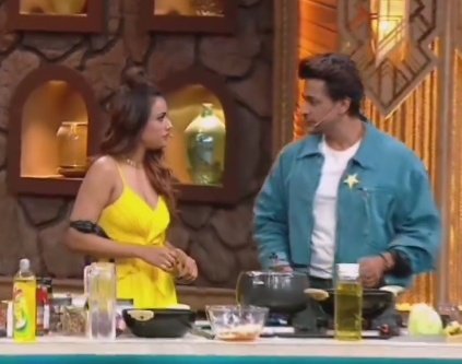 Shalin123fan's tweet photo. Shalin Nia at Laughter Chefs 🔥

#ShalinBhanot  #NiaSharma #KhatronKeKhiladi14 https://t.co/OEYwybfRrp