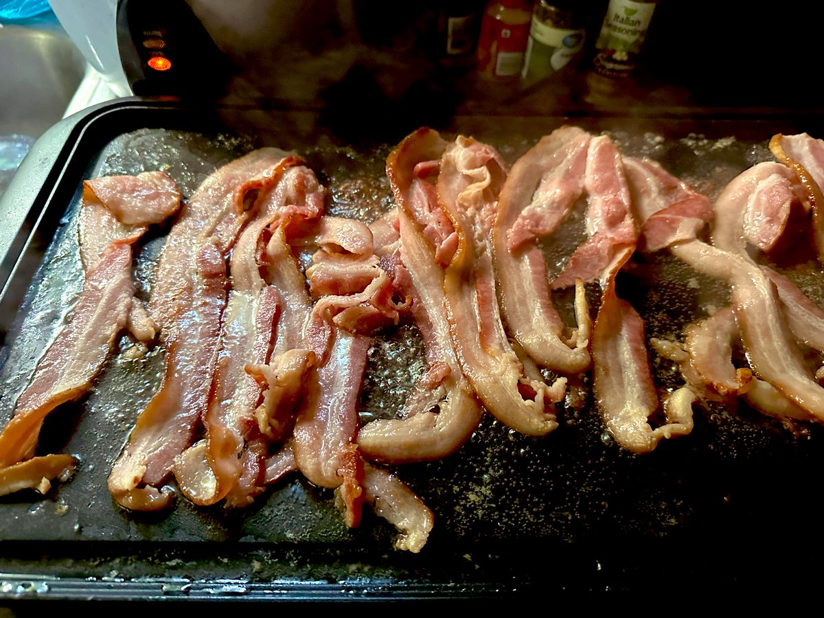 Dragon_'s tweet photo. And on Tuesdays….we meal prep https://t.co/gJRtb0HBD2