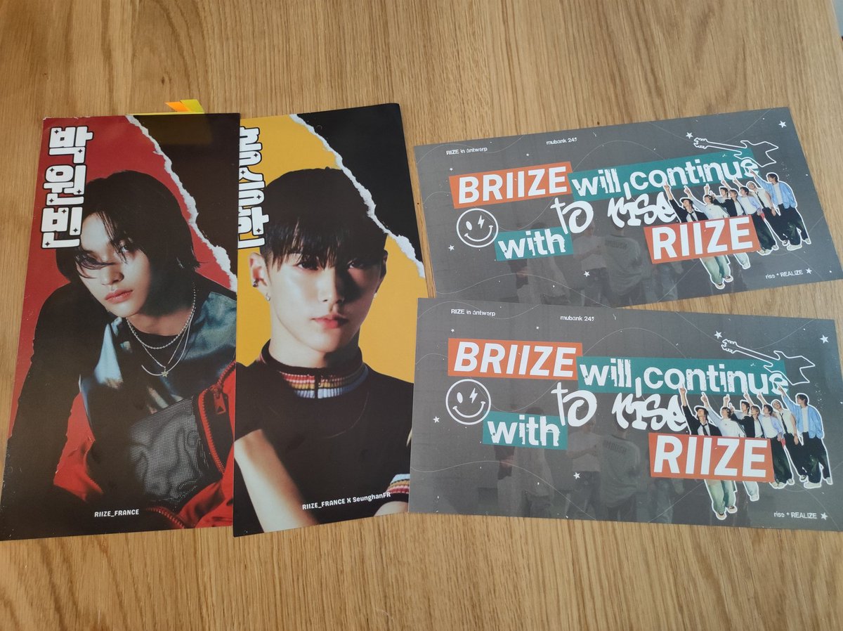 Omg I've got my banners today 😭
Thank you so much <a href="/RIIZE_BELGIUM/">RIIZE Belgium 🇧🇪 RIIZE IS 7</a> !!!