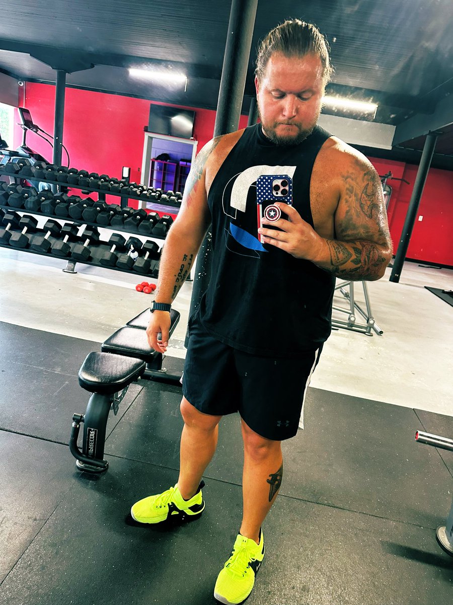 Putting in the work to better myself physically and mentally. #blessed #fitness #dobetter #BelieveInYourself