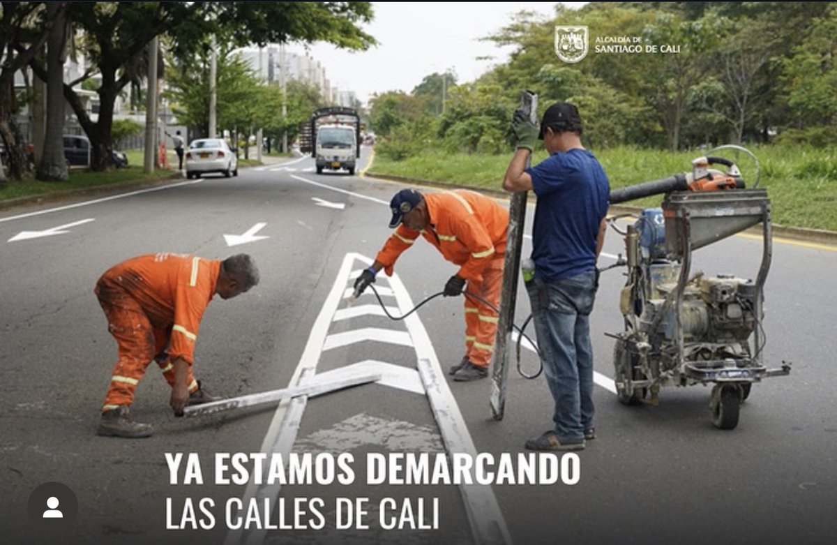 Giovannypenap's tweet photo. Aplaudo el esfuerzo del alcalde @alejoeder y su equipo. Más de 168.000 metros demarcados en las vías de Cali. Esto no solo mejora la infraestructura, sino que también promueve la seguridad y el orden en Cali. 

¡Un gran logro para nuestra ciudad! 🚧 #CaliProgreso #GiovannyPenap

@alejoeder @edwinhmaldonado @AlcaldiaDeCali @DEconomicoCali