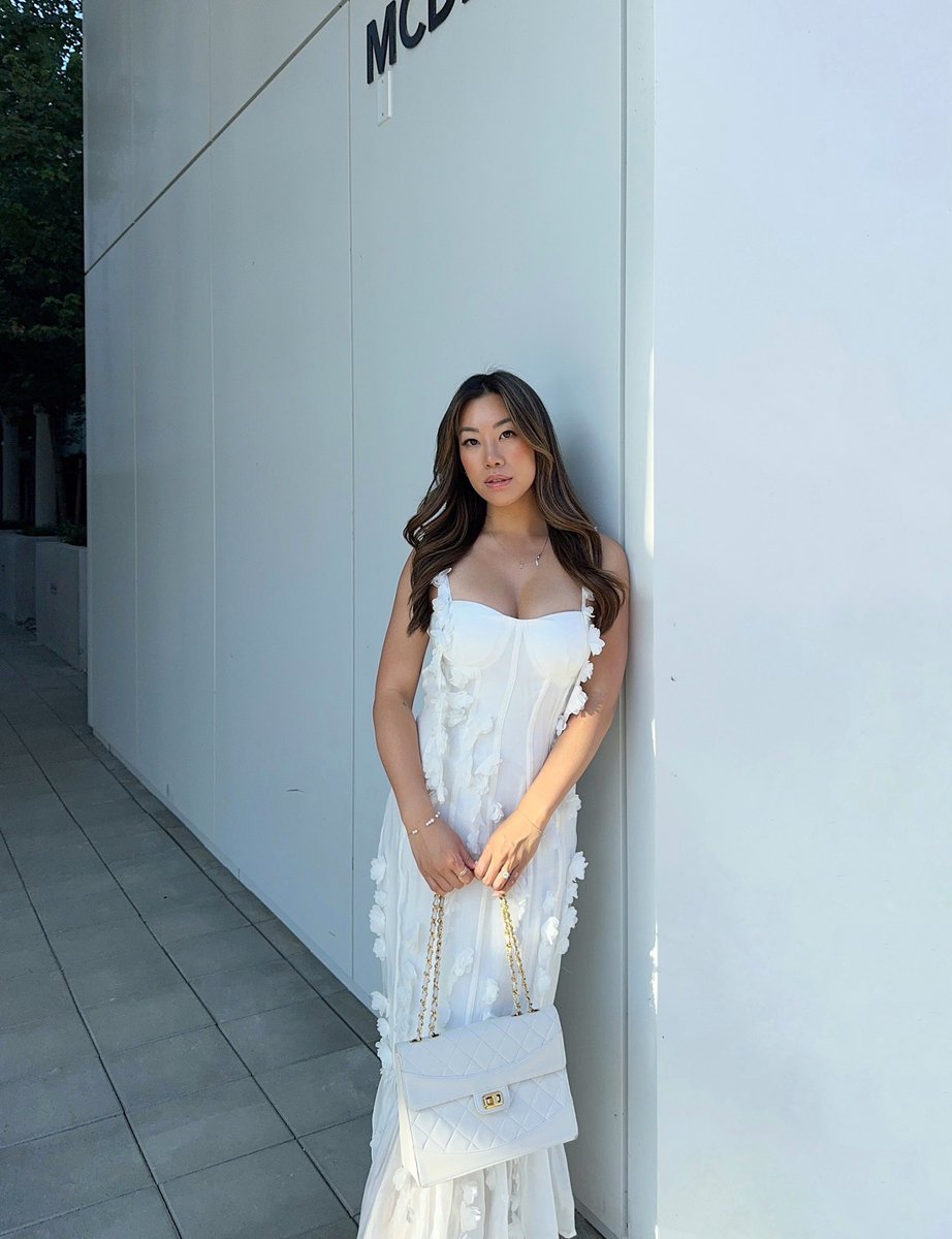 mistressgemmaxo's tweet photo. I may look like an angel but I’ll drain your whole savings accounts 😇

#findom #goddess #asiangoddeess #asianfindom #paypig #walletdrain https://t.co/PamubLaa1e