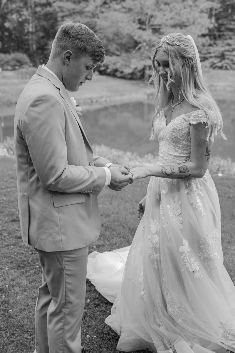 daniii_mcc's tweet photo. I get bullied into using my twitter, so here are some wedding photos 🫶🏻 https://t.co/naiplKJmwu