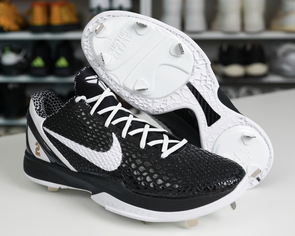 nicekicks's tweet photo. Bailey Ober was rockin’ a pair of custom “Mambacita” Nike Kobe 6 cleats last night 🐍 https://t.co/87GW72lVOY