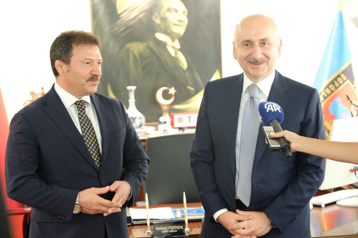 tohob's tweet photo. TBMM Bayındırlık, İmar, Ulaştırma ve Turizm Komisyonu Başkanımız Sn @akaraismailoglu, Sn Mehmet YİĞİNER’in Genel Başkan, Başkanımızın da yönetim kurulu üyesi olduğu TŞOF’a hayırlı olsun ziyaretinde bulundular. 
Ziyarette, tüm ticari araçları ilgilendiren Mülkiyet Hakkı konusunda gelinen aşamaya ilişkin bilgi de veren Sn Başkanımıza ziyaretleri ve iyi dilekleri için teşekkür ederiz.